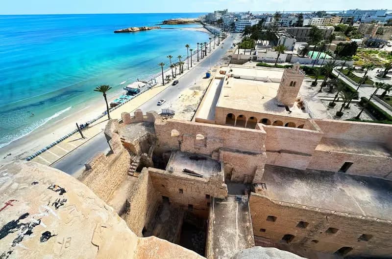 Médina de Sousse et sa Grande Mosquée vues d'en haut, journée depuis Hammamet